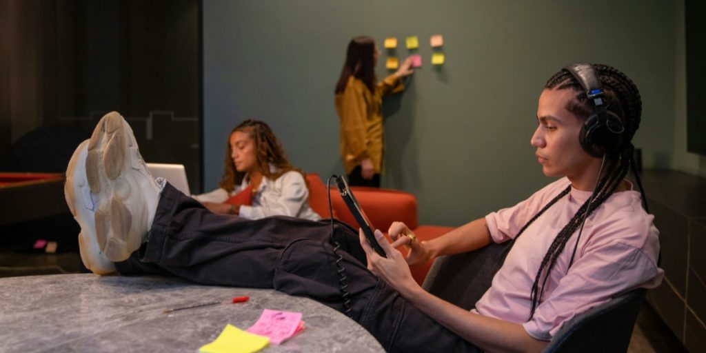 How to Collaborate Effectively with Gen Z